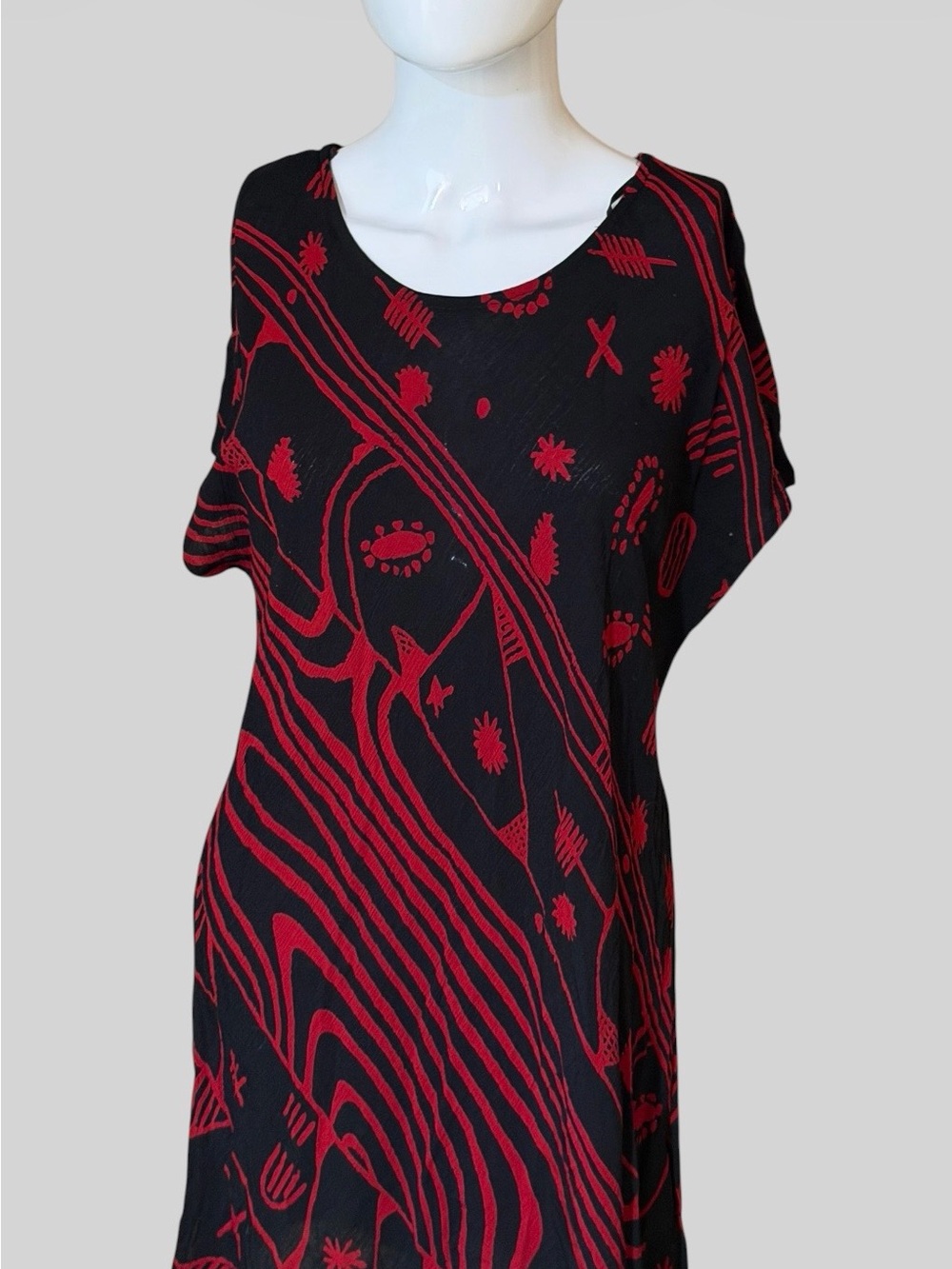 Jessica Howard Black Tunic with Red Abstract Design